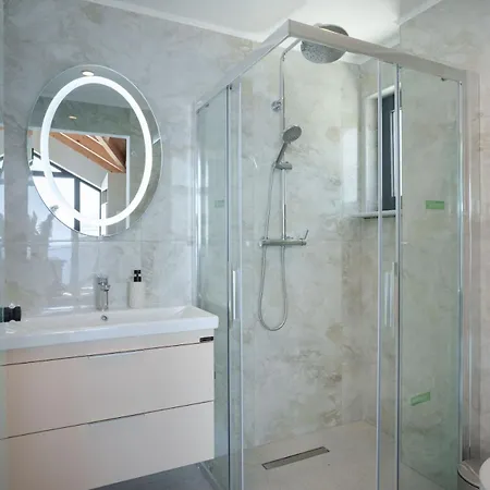Ristanis Loft Mare Beachfront Retreat ポロス